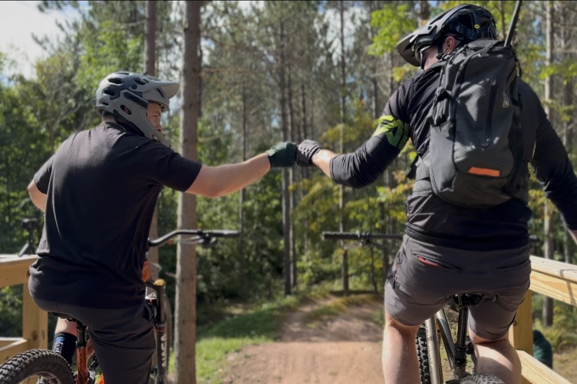 people MTB twins start