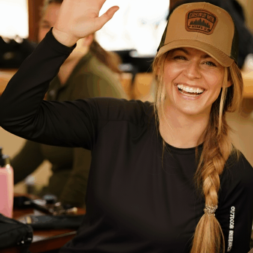 people kayla waving ai modified